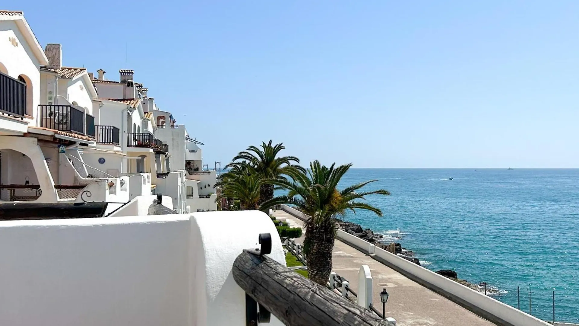 Palmbreeze Daire Vilanova i la Geltrú 0*,